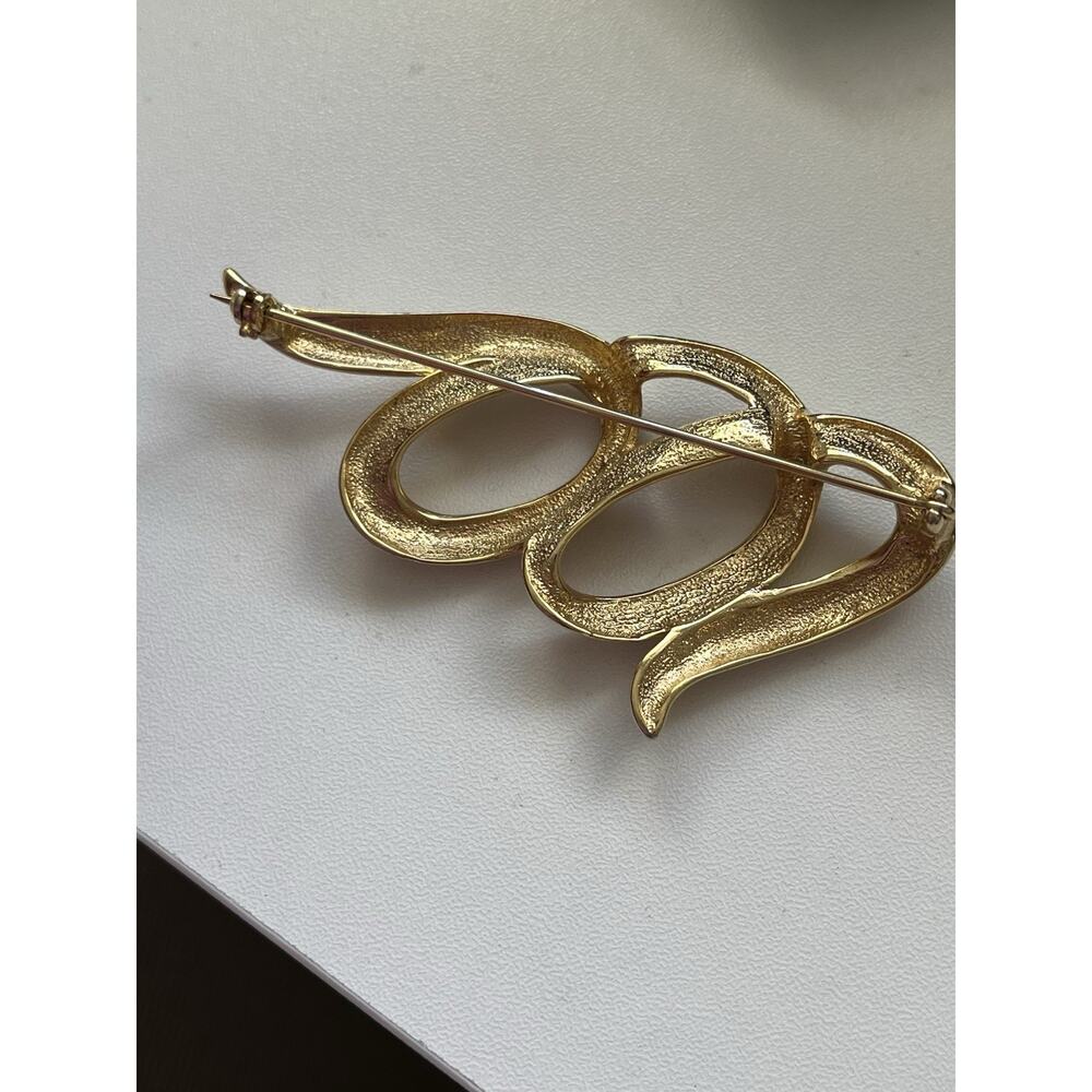 Vintage Gold Ribbon Brooch Gold Tone Abstract Circle Swirl - Picture 3 of 4